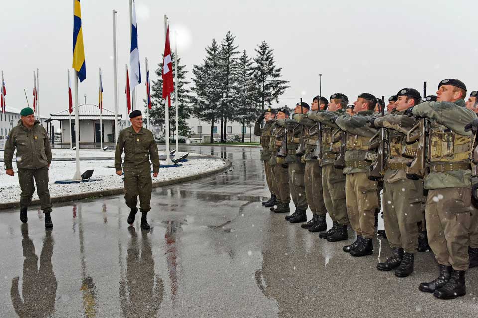 General Commenda inspects the Guard of Honour