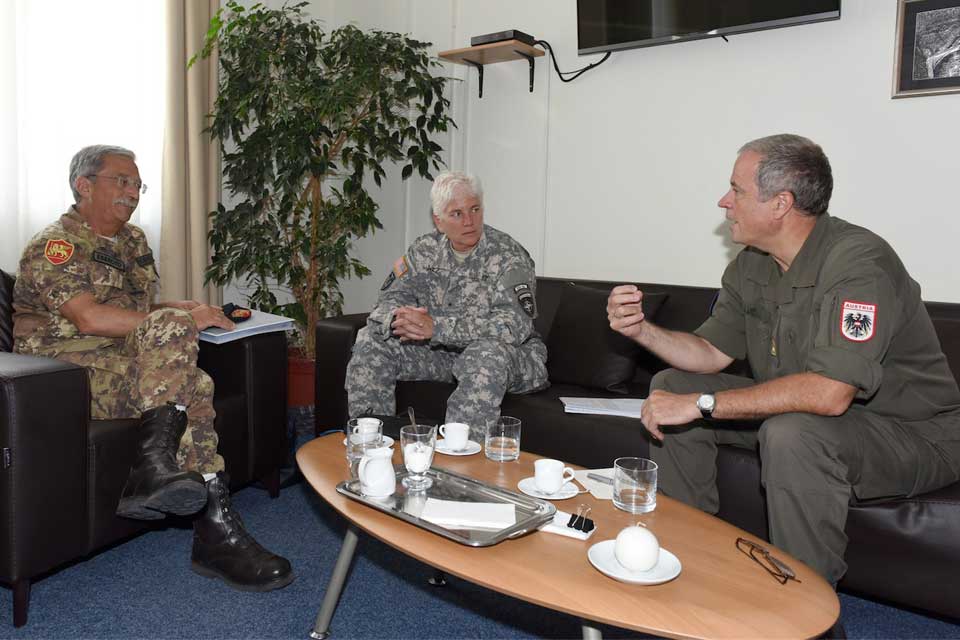 Head of European Union Command Element visits EUFOR