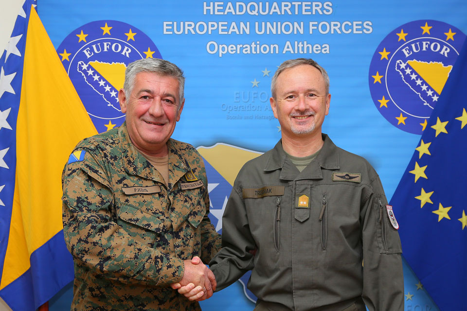 COMEUFOR meets with AFBiH Op Com Cdr