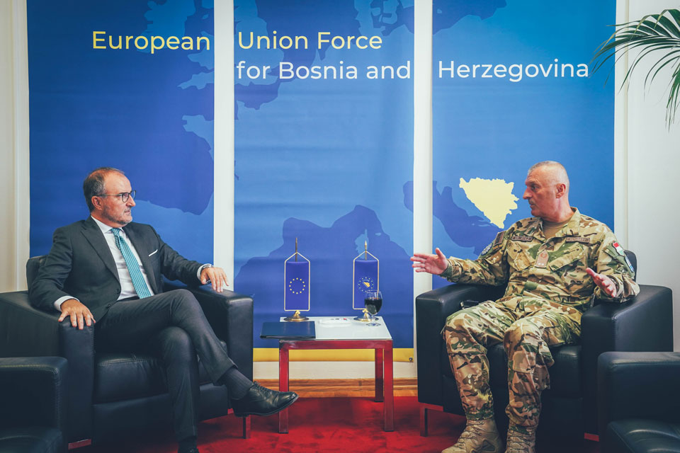 COM EUFOR held a meeting with the new EUSR Luigi Soreca