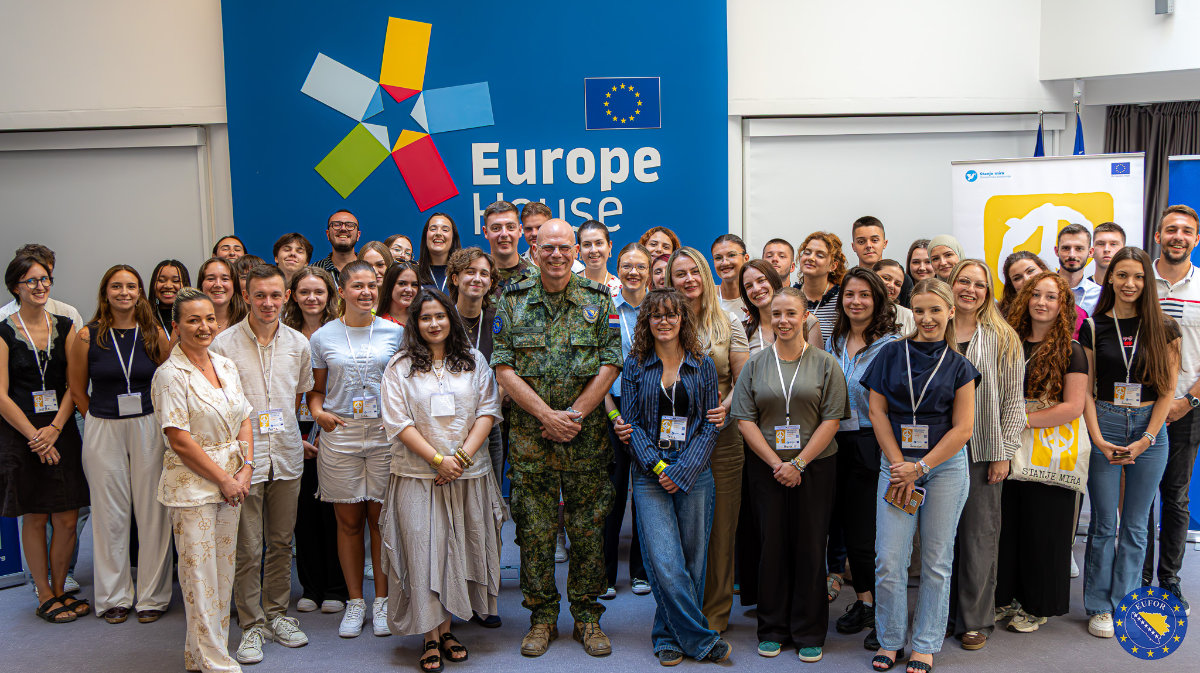 Odjel za strateško komuniciranje EUFOR-a obratio se polaznicima akademije PCRC u Europskoj kući