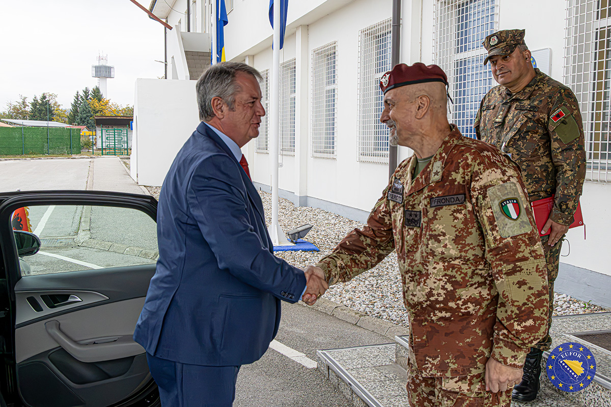 EUFOR Commander Praises Albanian Contribution to Peace and Stability in BiH