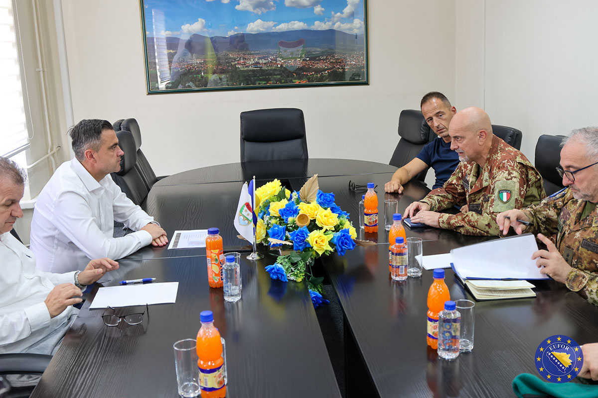 COM EUFOR Visits Gornji Vakuf-Uskoplje and Bugojno