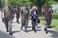 COM EUFOR visits Embedded Advisory Team in Kozara Barracks